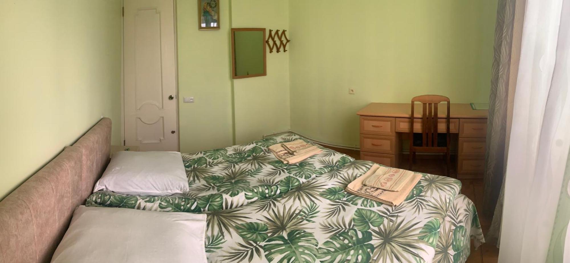Guest House Lilia エレバン エクステリア 写真