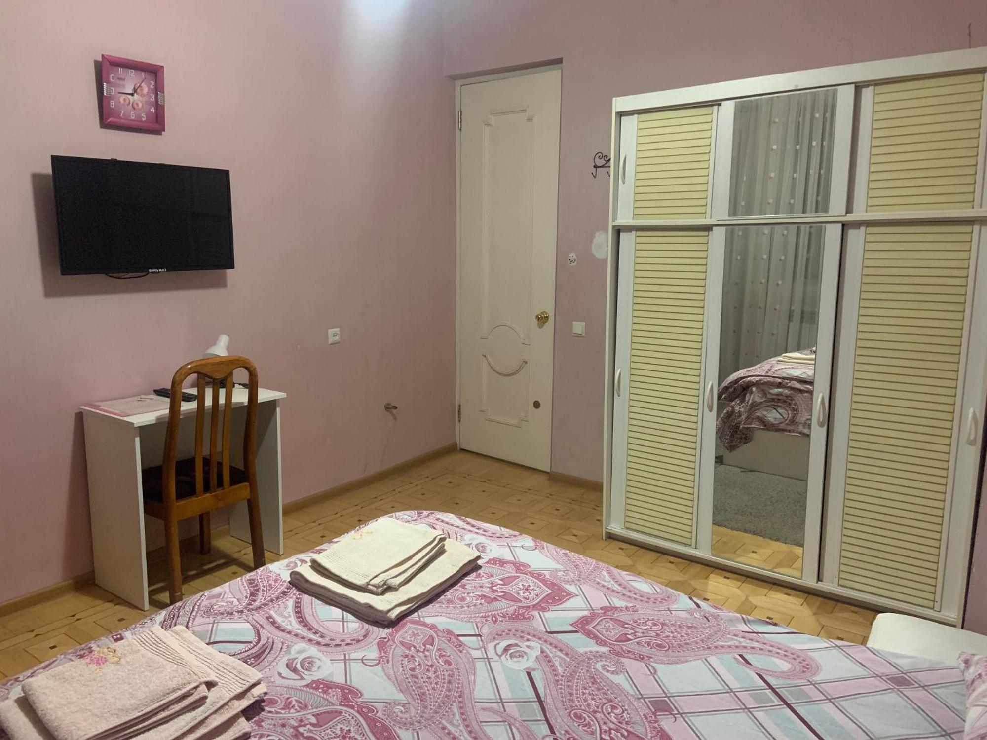 Guest House Lilia エレバン エクステリア 写真