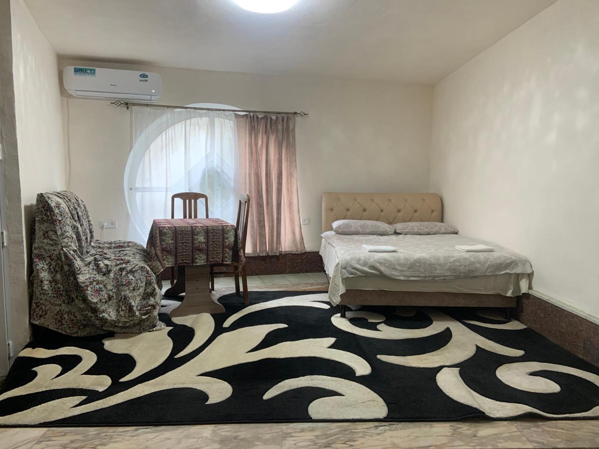 Guest House Lilia エレバン エクステリア 写真