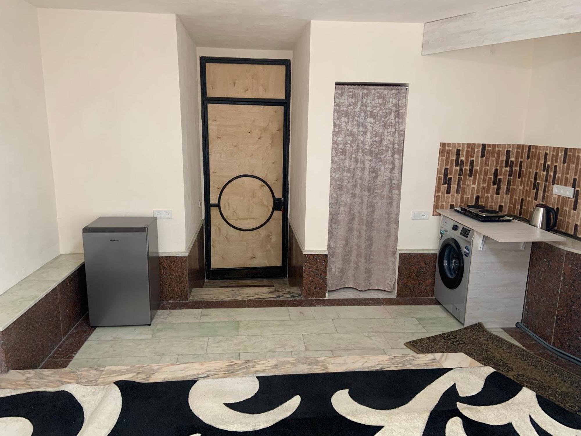 Guest House Lilia エレバン エクステリア 写真