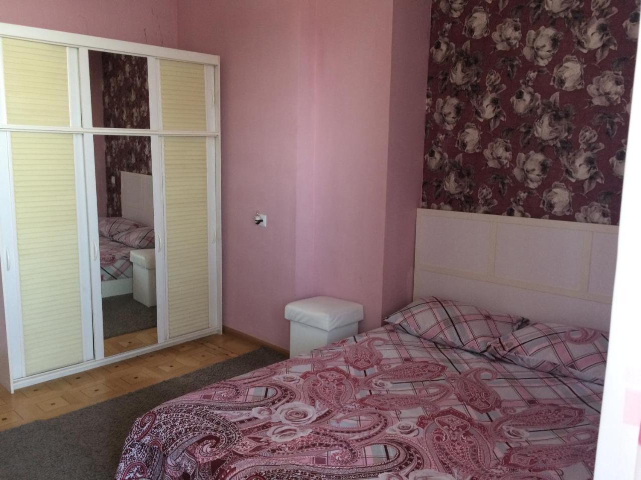 Guest House Lilia エレバン エクステリア 写真